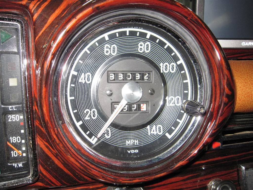 Mercedes-benz-220se-coupe-1966-white-12