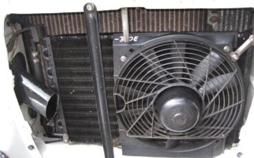 Mercedes-benz-220se-coupe-1966-white-17