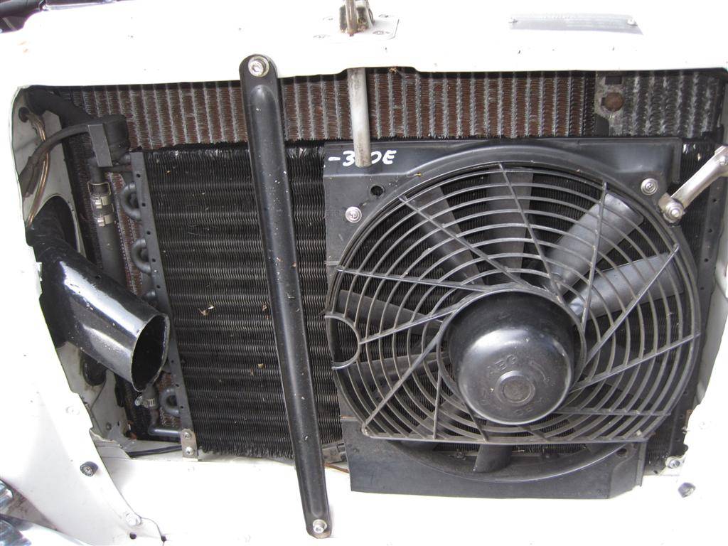 Mercedes-benz-220se-coupe-1966-white-17