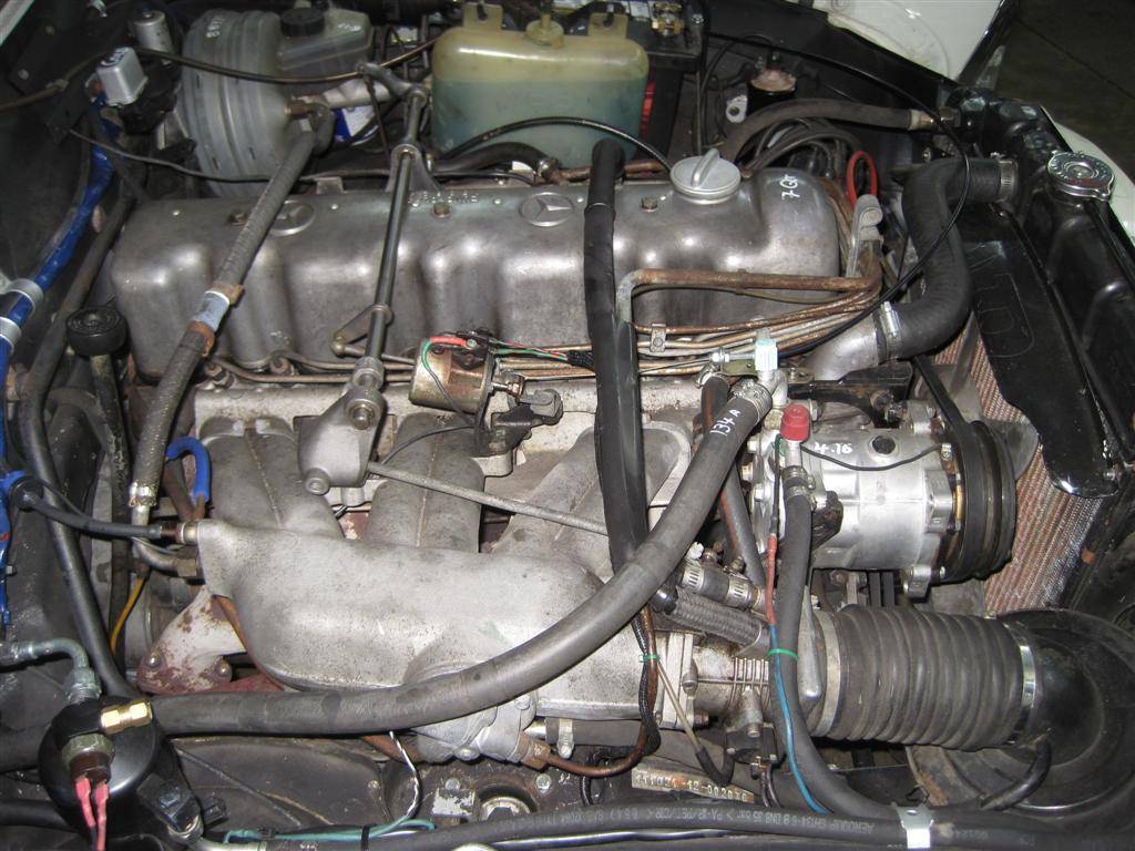 Mercedes-benz-220se-coupe-1966-white-19