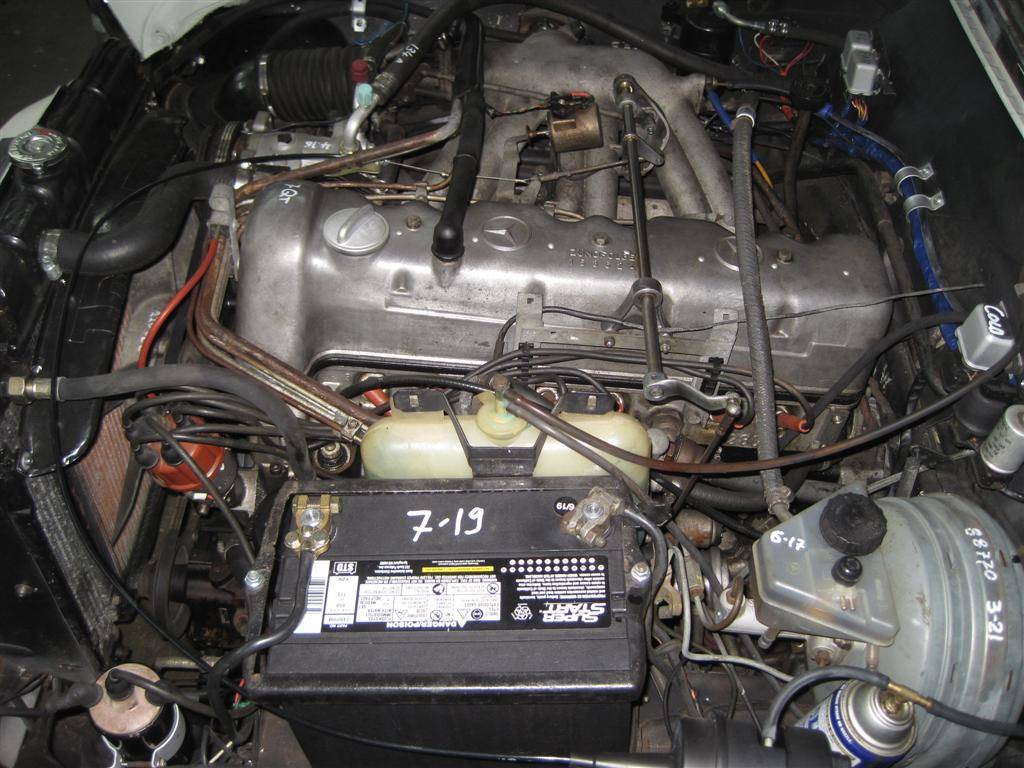 Mercedes-benz-220se-coupe-1966-white-20