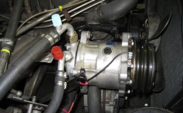 Mercedes-benz-220se-coupe-1966-white-4