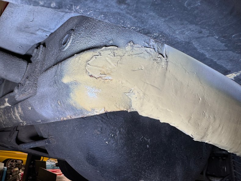 Mercedes-benz-300d-1975-Maple-Yellow-Saddle-1