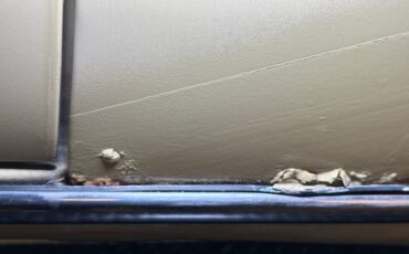 Mercedes-benz-300d-1975-Maple-Yellow-Saddle-23