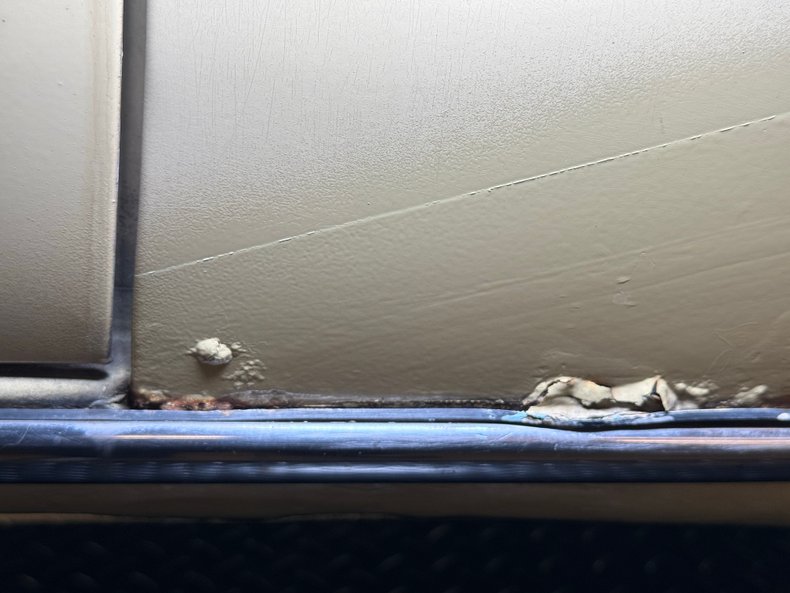 Mercedes-benz-300d-1975-Maple-Yellow-Saddle-23