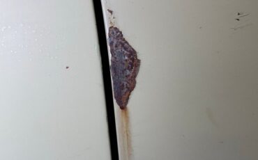 Mercedes-benz-300d-1975-Maple-Yellow-Saddle-30