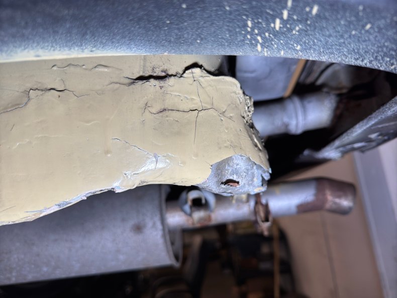 Mercedes-benz-300d-1975-Maple-Yellow-Saddle-33