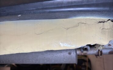 Mercedes-benz-300d-1975-Maple-Yellow-Saddle-34