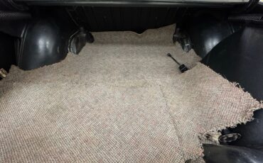 Mercedes-benz-300d-1975-Maple-Yellow-Saddle-41