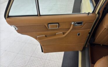 Mercedes-benz-300d-1975-Maple-Yellow-Saddle-45