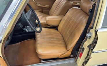 Mercedes-benz-300d-1975-Maple-Yellow-Saddle-48