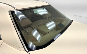 Mercedes-benz-300d-1993-Light-Ivory-Saddle-12