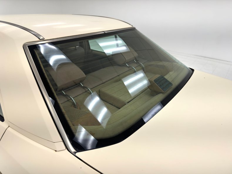 Mercedes-benz-300d-1993-Light-Ivory-Saddle-12