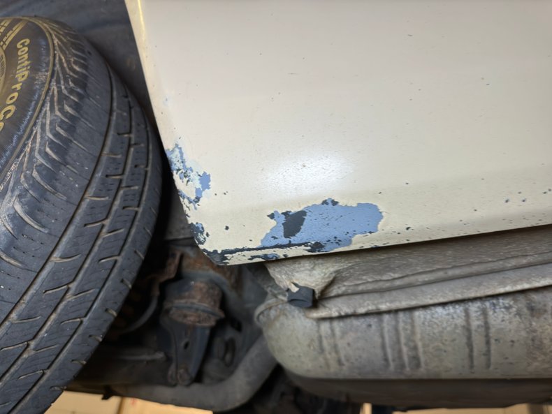 Mercedes-benz-300d-1993-Light-Ivory-Saddle-17