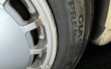 Mercedes-benz-300d-1993-Light-Ivory-Saddle-26