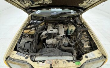 Mercedes-benz-300d-1993-Light-Ivory-Saddle-31