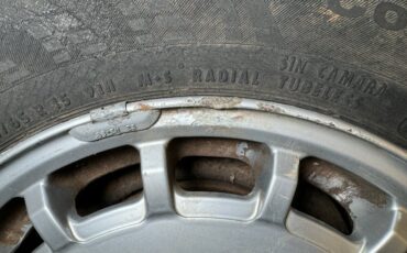 Mercedes-benz-300d-1993-Light-Ivory-Saddle-36