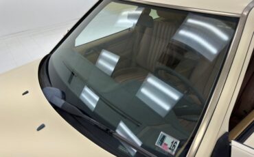 Mercedes-benz-300d-1993-Light-Ivory-Saddle-9