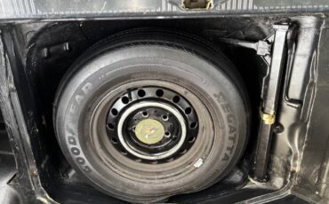 Mercedes-benz-300d-diesel-1981-grey-18