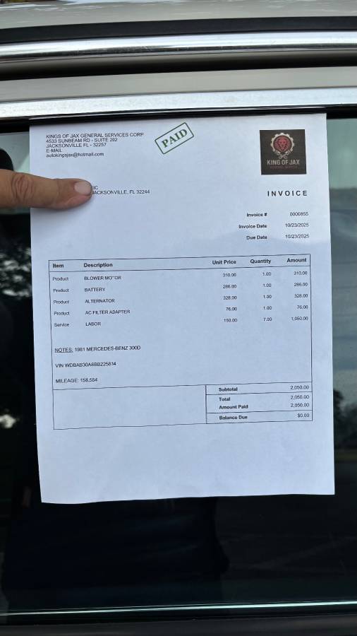 Mercedes-benz-300d-diesel-1981-grey-2