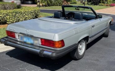 Mercedes-benz-380sl-1984-Astral-Silver-Blue-17