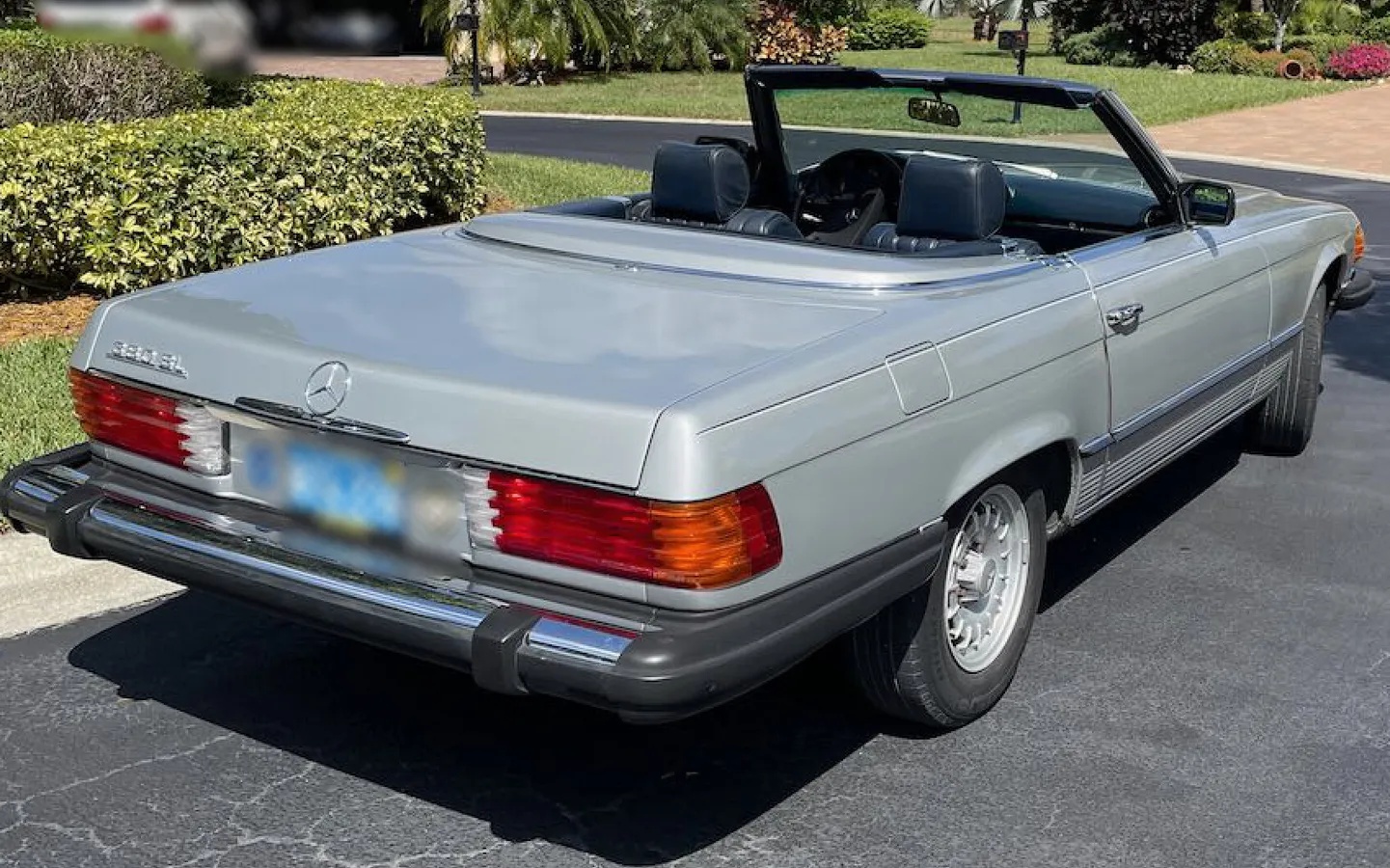 Mercedes-benz-380sl-1984-Astral-Silver-Blue-17
