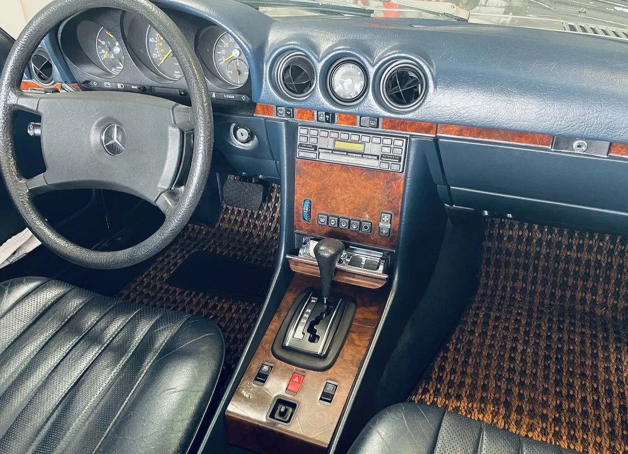 Mercedes-benz-380sl-1984-Astral-Silver-Blue-19