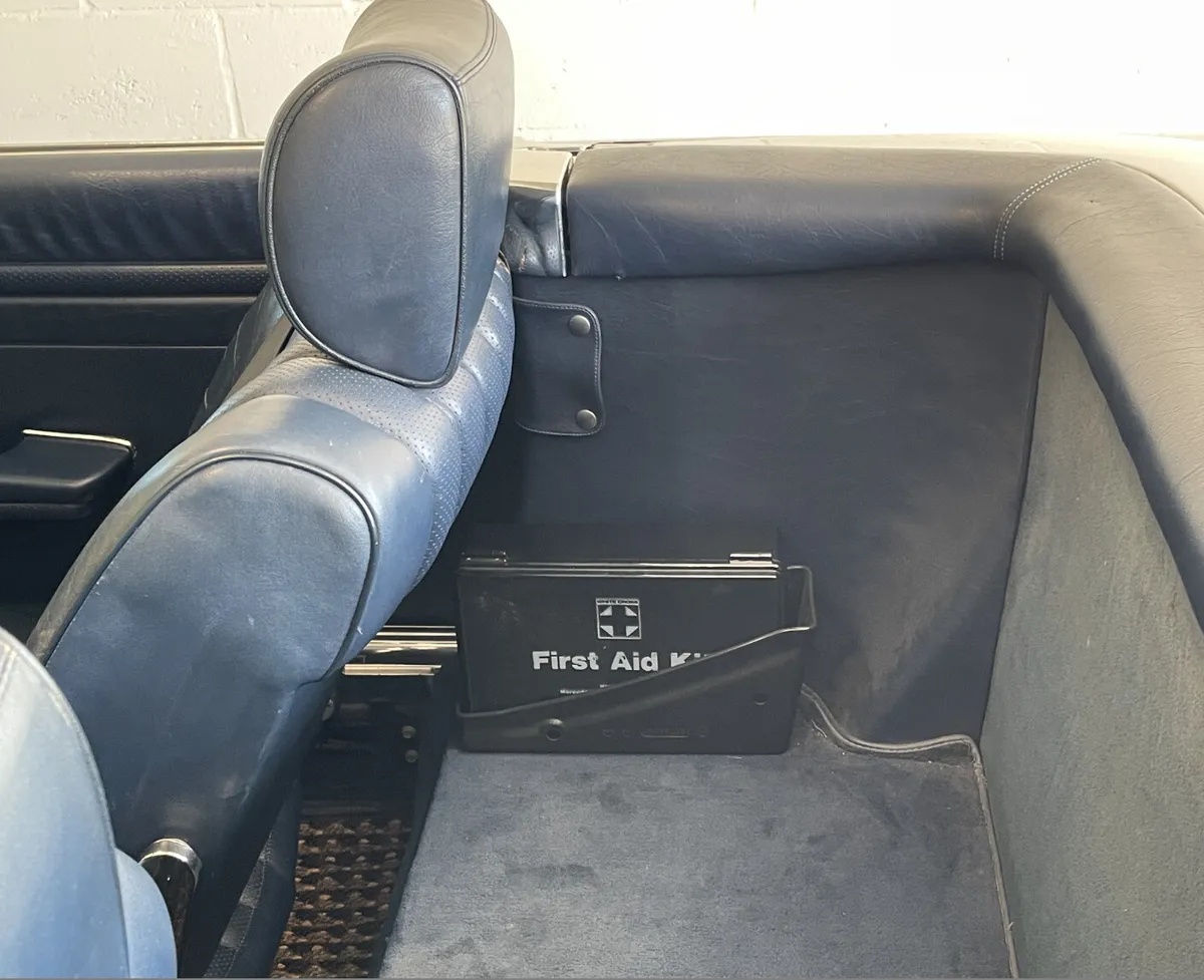 Mercedes-benz-380sl-1984-Astral-Silver-Blue-7