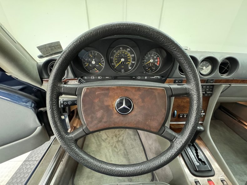 Mercedes-benz-380sl-1984-Dark-Lapis-Blue-Meta-Gray-23