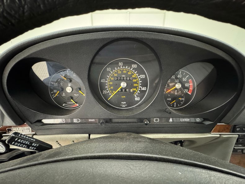 Mercedes-benz-380sl-1984-Dark-Lapis-Blue-Meta-Gray-24