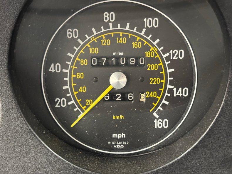 Mercedes-benz-380sl-1984-Dark-Lapis-Blue-Meta-Gray-25