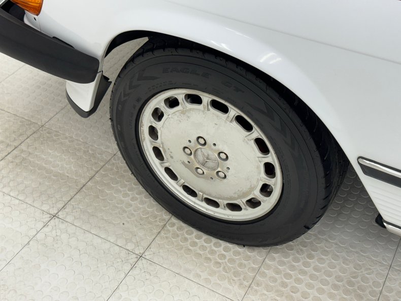 Mercedes-benz-560sl-1987-White-Burgundy-15