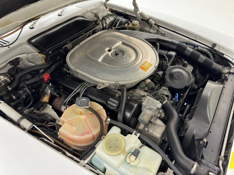 Mercedes-benz-560sl-1987-White-Burgundy-23