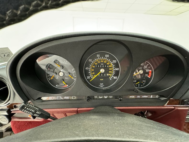 Mercedes-benz-560sl-1987-White-Burgundy-33