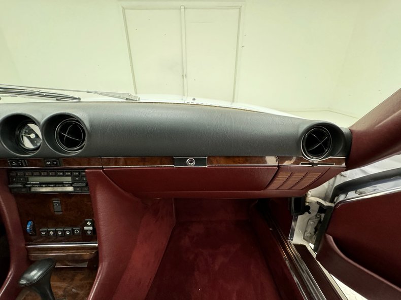 Mercedes-benz-560sl-1987-White-Burgundy-36