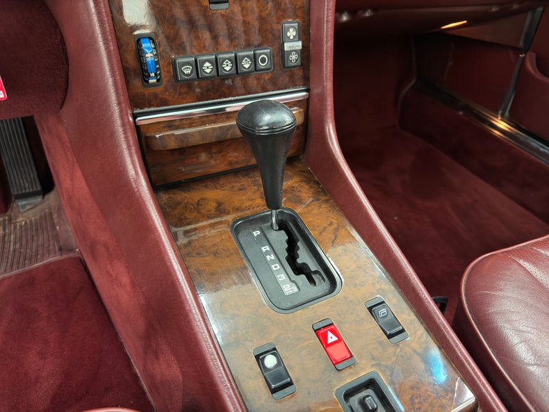 Mercedes-benz-560sl-1987-White-Burgundy-37