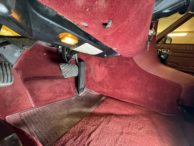 Mercedes-benz-560sl-1987-White-Burgundy-39