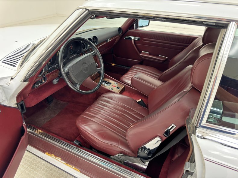 Mercedes-benz-560sl-1987-White-Burgundy-5