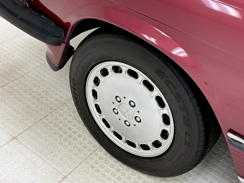 Mercedes-benz-560sl-1989-Garnet-Red-Cream-17