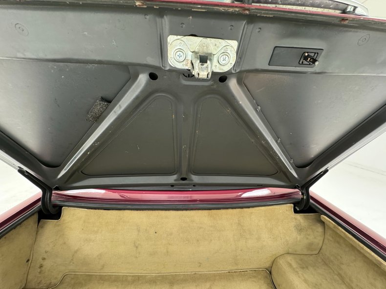 Mercedes-benz-560sl-1989-Garnet-Red-Cream-37