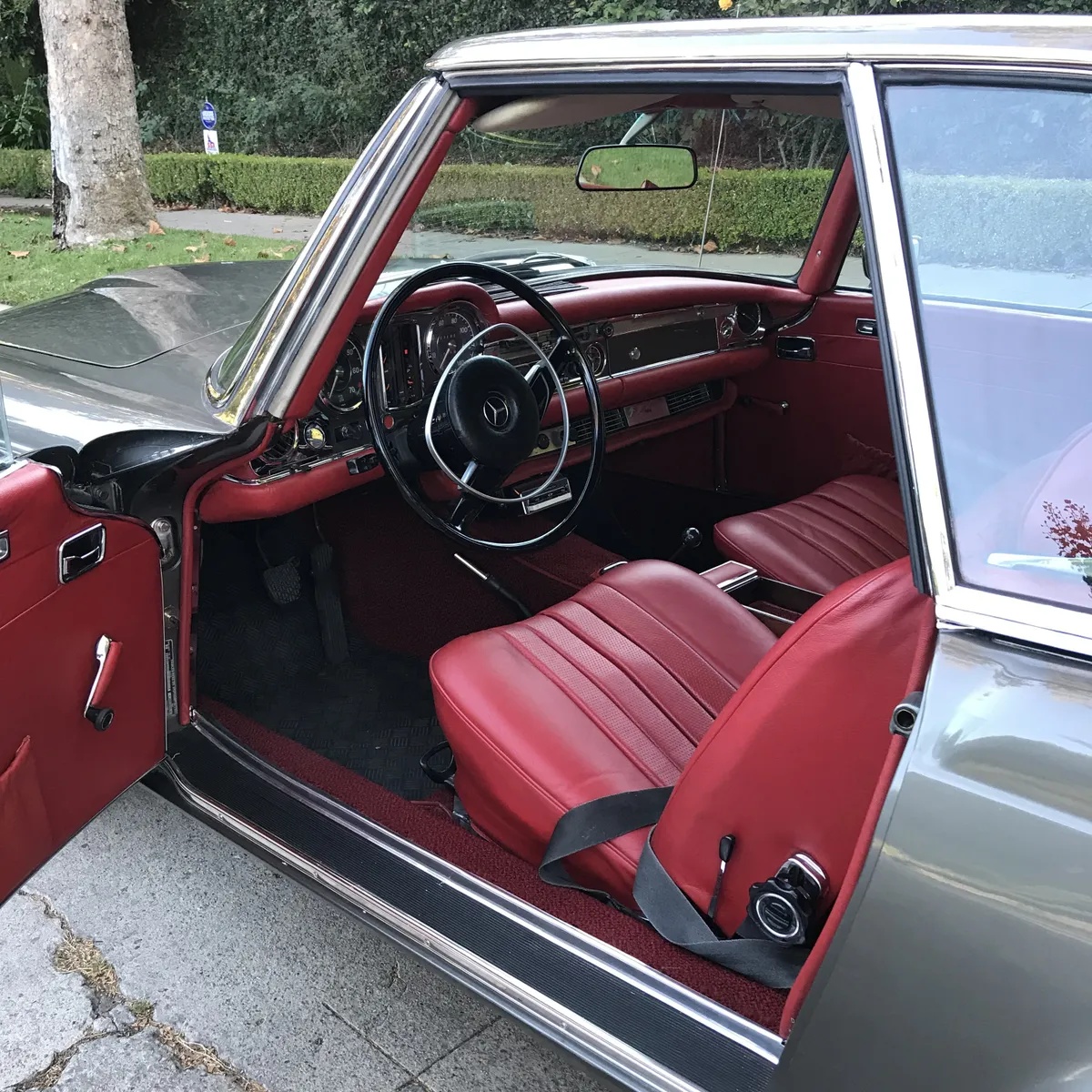 Mercedes-benz-Sl-class-1969-Anthracite-Grey-172-Red-Leather-299-10