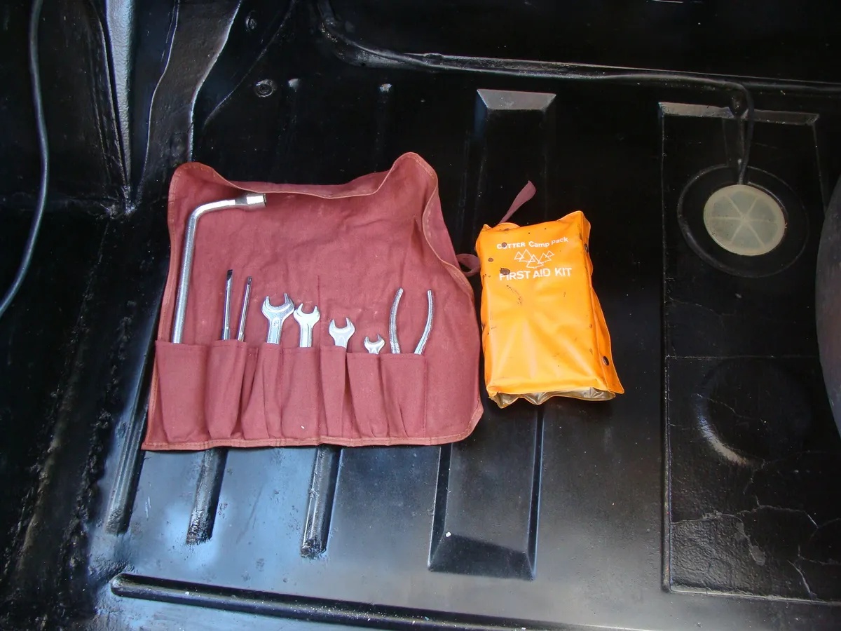 Mercedes-benz-Sl-class-1969-Anthracite-Grey-172-Red-Leather-299-19