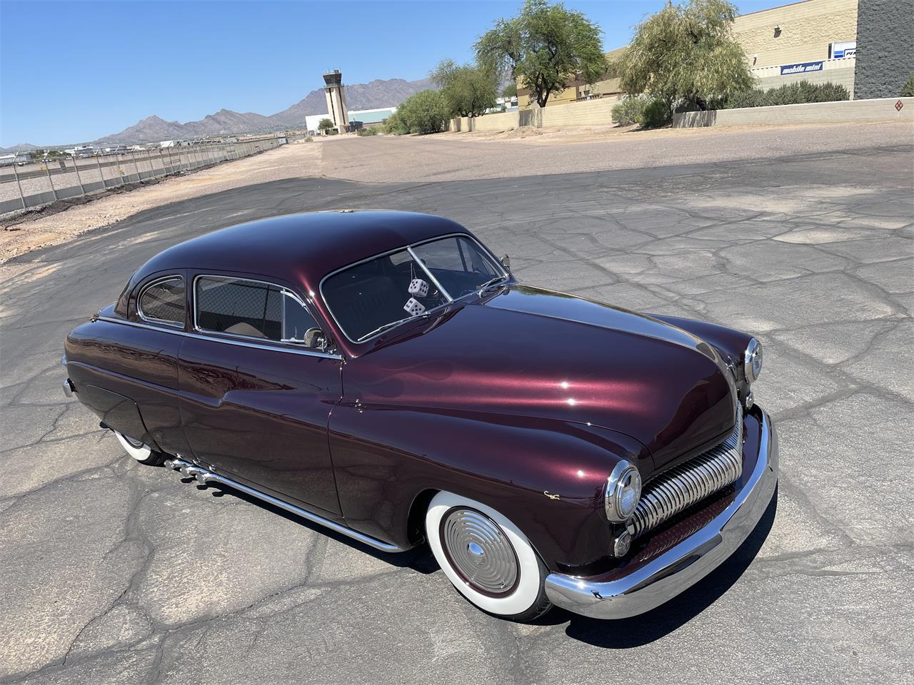 Mercury-2-dr-coupe-1949-Maroon-Tan-5