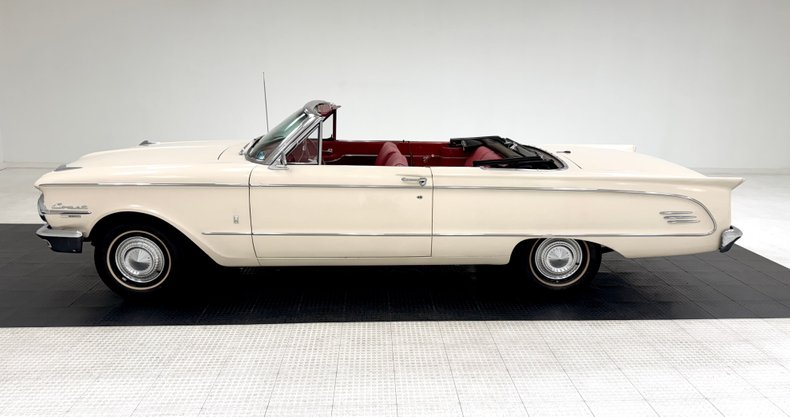 Mercury-Comet-1963-Sulanta-White-Red-2