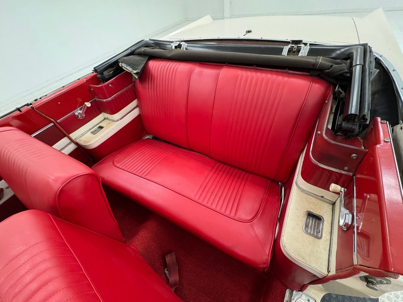 Mercury-Comet-1963-Sulanta-White-Red-41