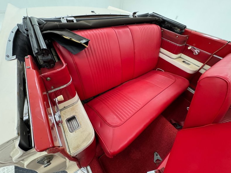 Mercury-Comet-1963-Sulanta-White-Red-44