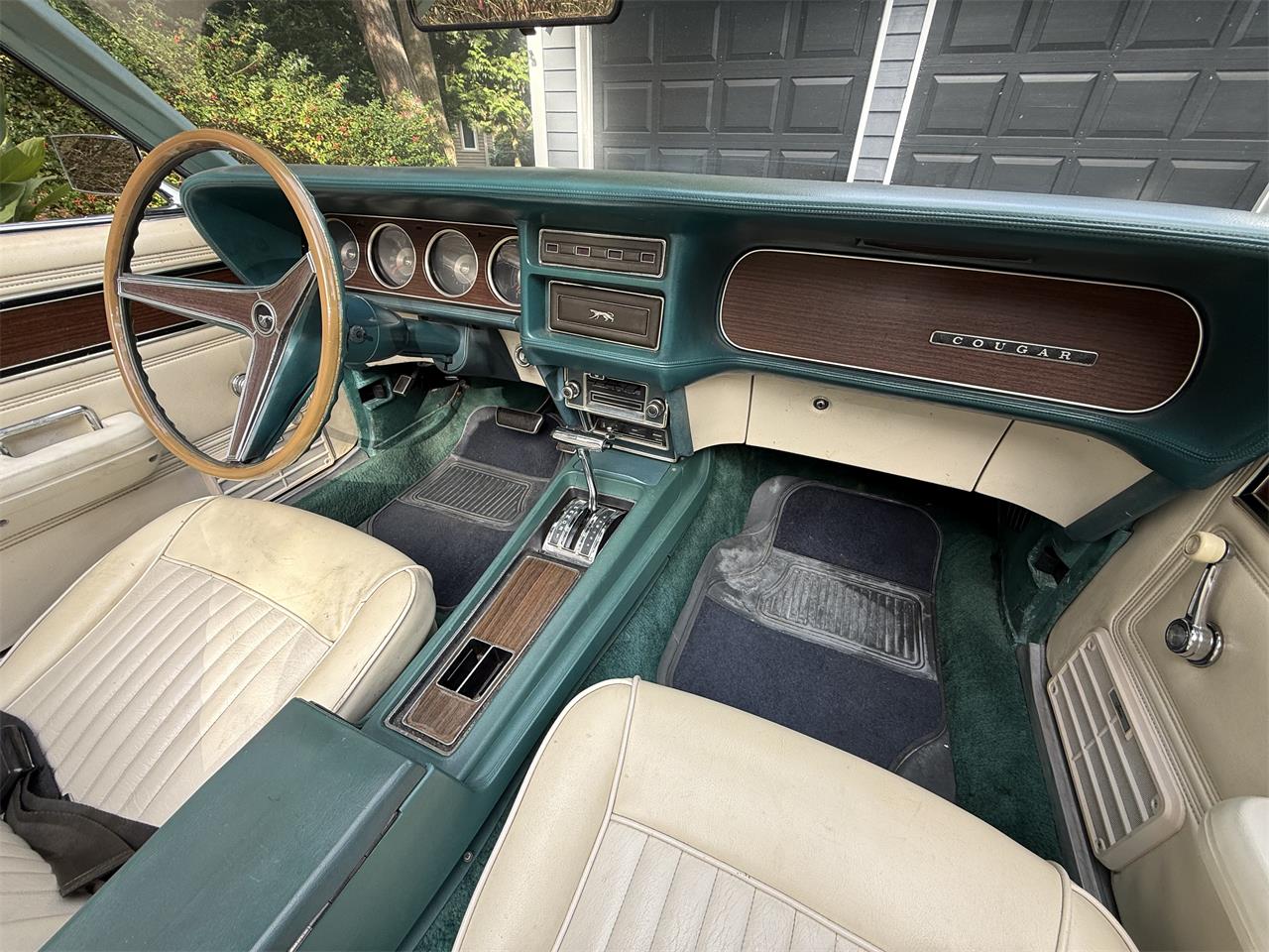 Mercury-Cougar-1969-Robins-egg-Blue-WhiteGreen-12