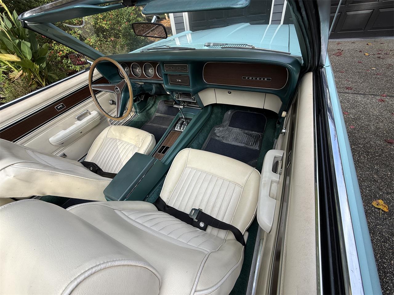 Mercury-Cougar-1969-Robins-egg-Blue-WhiteGreen-16