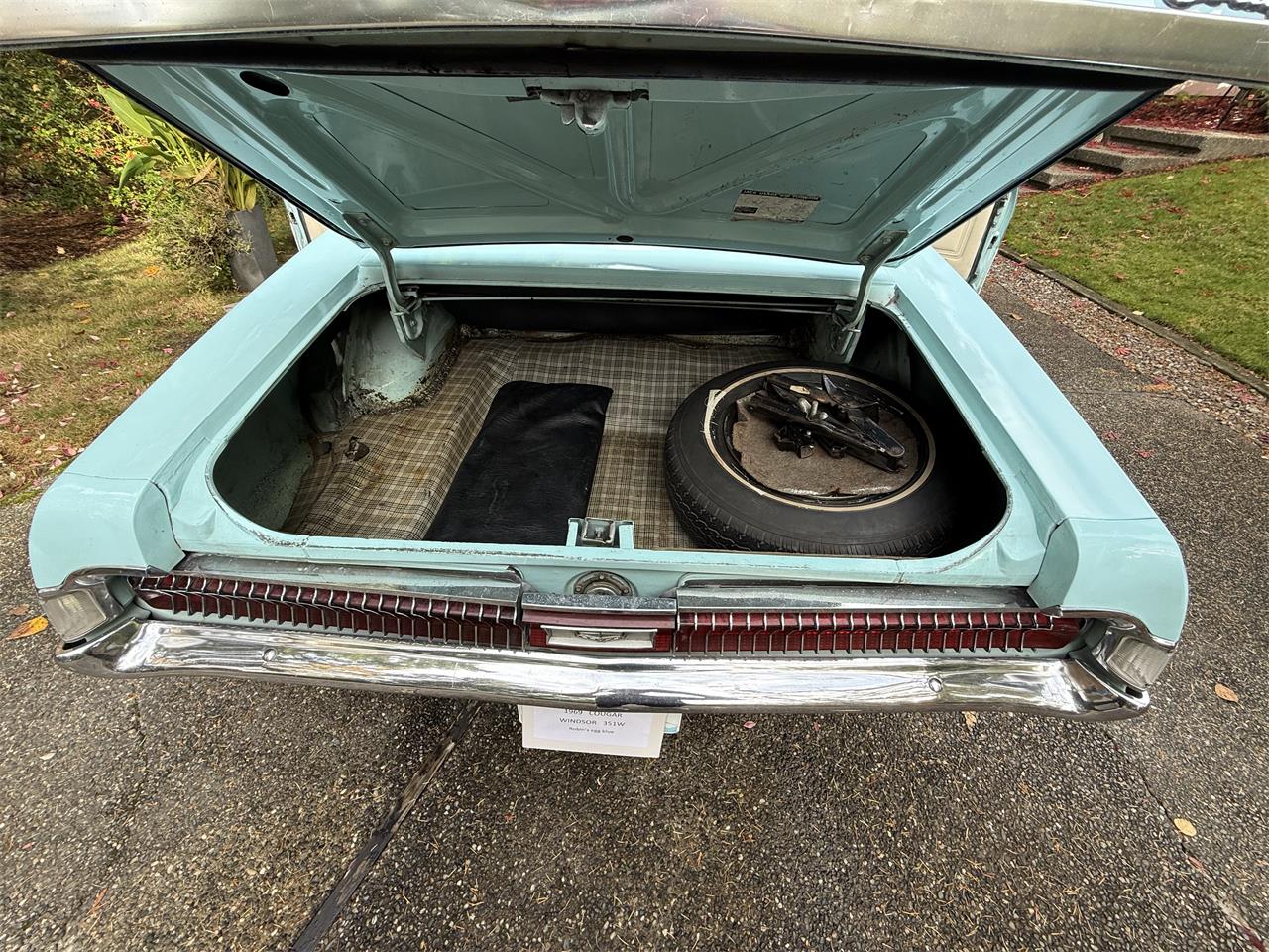 Mercury-Cougar-1969-Robins-egg-Blue-WhiteGreen-19