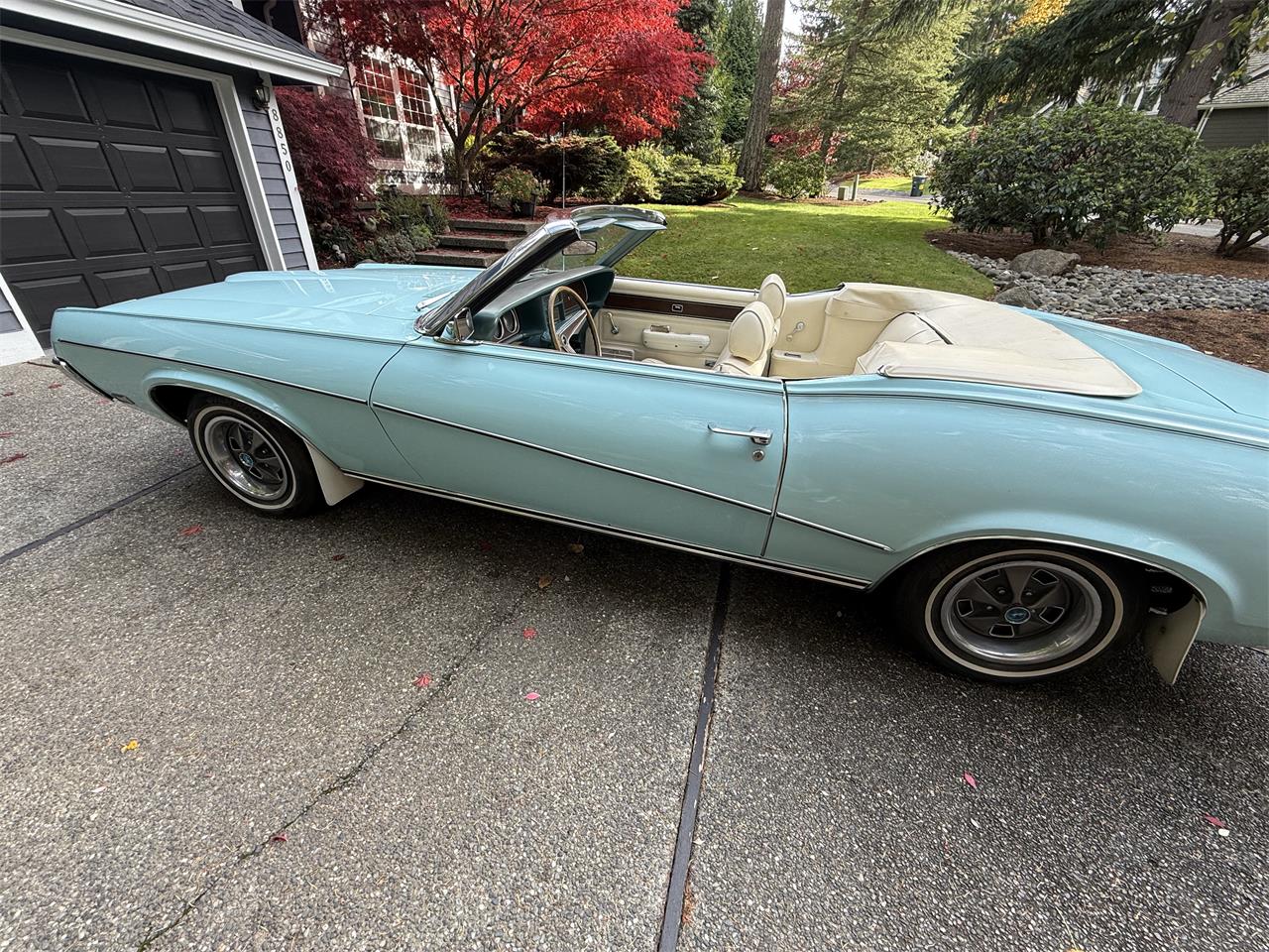 Mercury-Cougar-1969-Robins-egg-Blue-WhiteGreen-3